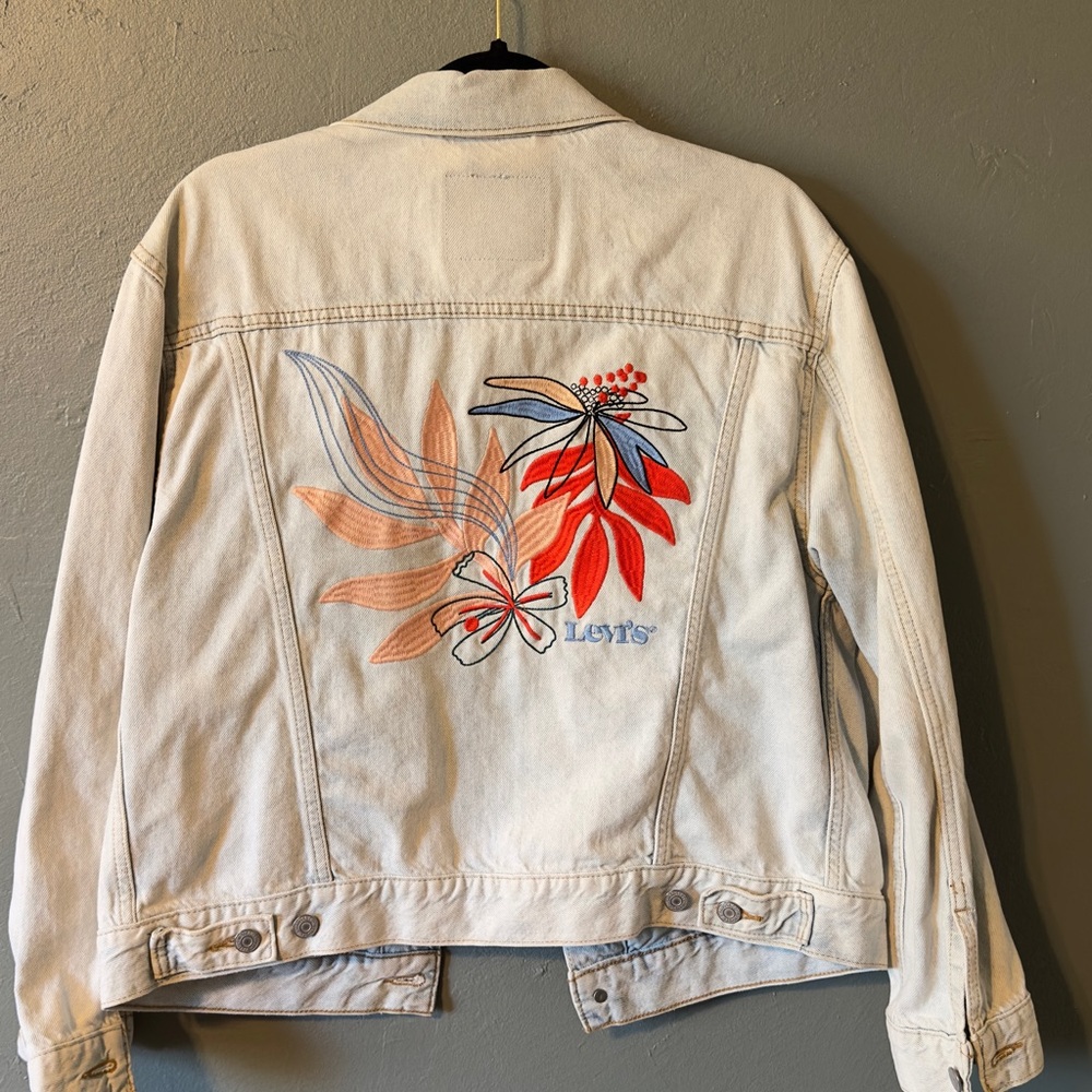 Levi's Women's Floral Embroidered Denim Jacket - Cream